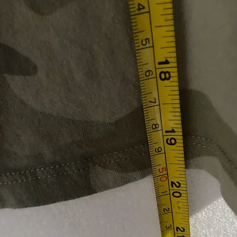 Hollister Women's Camouflage Long Sleeve Top - Picture 5 of 12